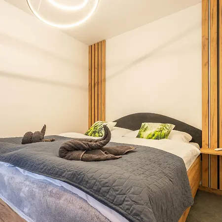 Two Bedroom With Terrace- Tatra View - Ksiezycowe - 24d-1 *