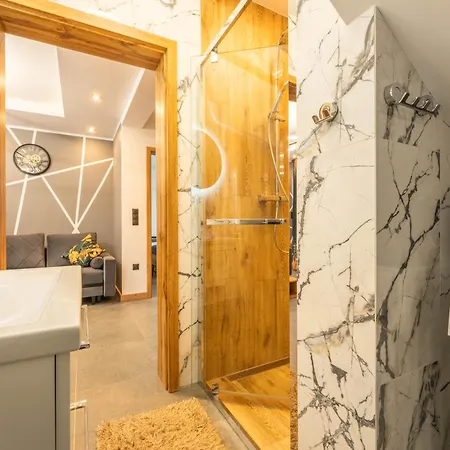 Two Bedroom With Terrace- Tatra View - Ksiezycowe - 24d-1 Apartman