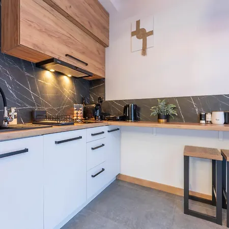 Two Bedroom With Terrace- Tatra View - Ksiezycowe - 24d-1 Apartman Zakopane