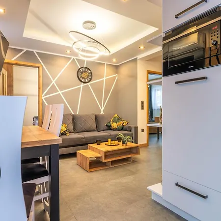 Apartman Two Bedroom With Terrace- Tatra View - Ksiezycowe - 24d-1 *